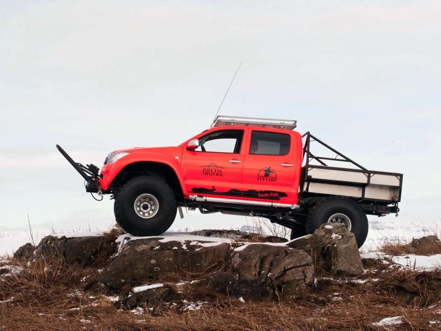  Toyota Hilux AT44 South Pole Expedition Arctic Trucks 2011 года  (фото 4 из 5)
